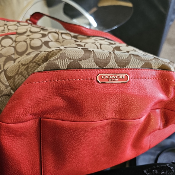 Shoulder Bag - Picture 6 of 9